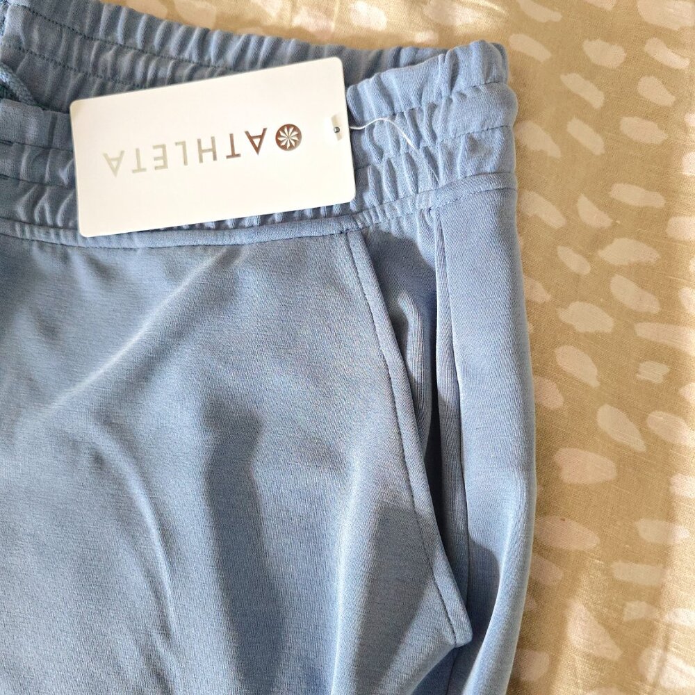 Athleta Seasoft Mid Rise Straight Crop Pant Size:Lg Light Blue Soft Beach Lounge - Picture 3 of 12